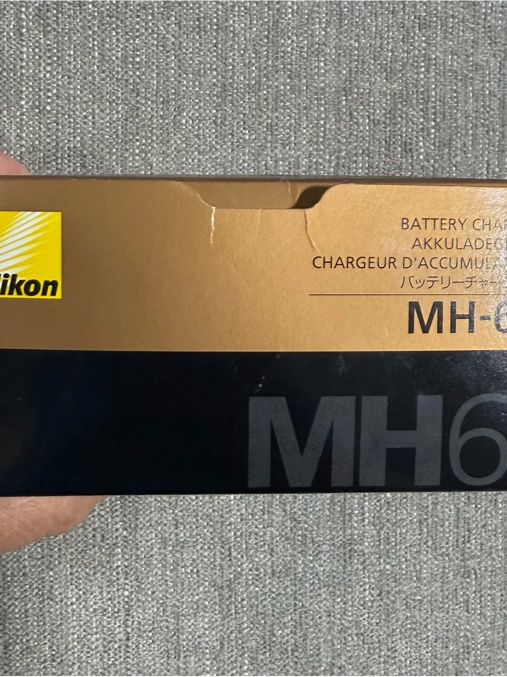 Nikon unit battery